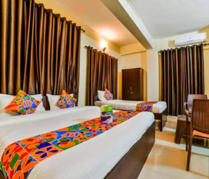 Готель Capital O Bvh Hospitality Near Pvr Ansal Plaza Greater Нойда Екстер'єр фото