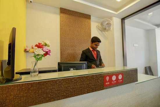 Готель Capital O Bvh Hospitality Near Pvr Ansal Plaza Greater Нойда Екстер'єр фото